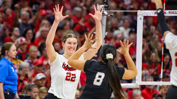 13_Lindsay Krause_VB vs Penn State 1014